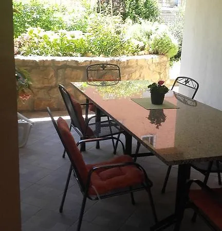 Apartman Nana *