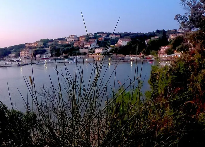 Nana * Supetarska Draga